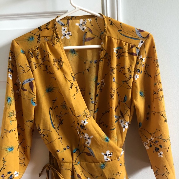 ✨Wrap Tie Blouse✨ - Picture 2 of 3